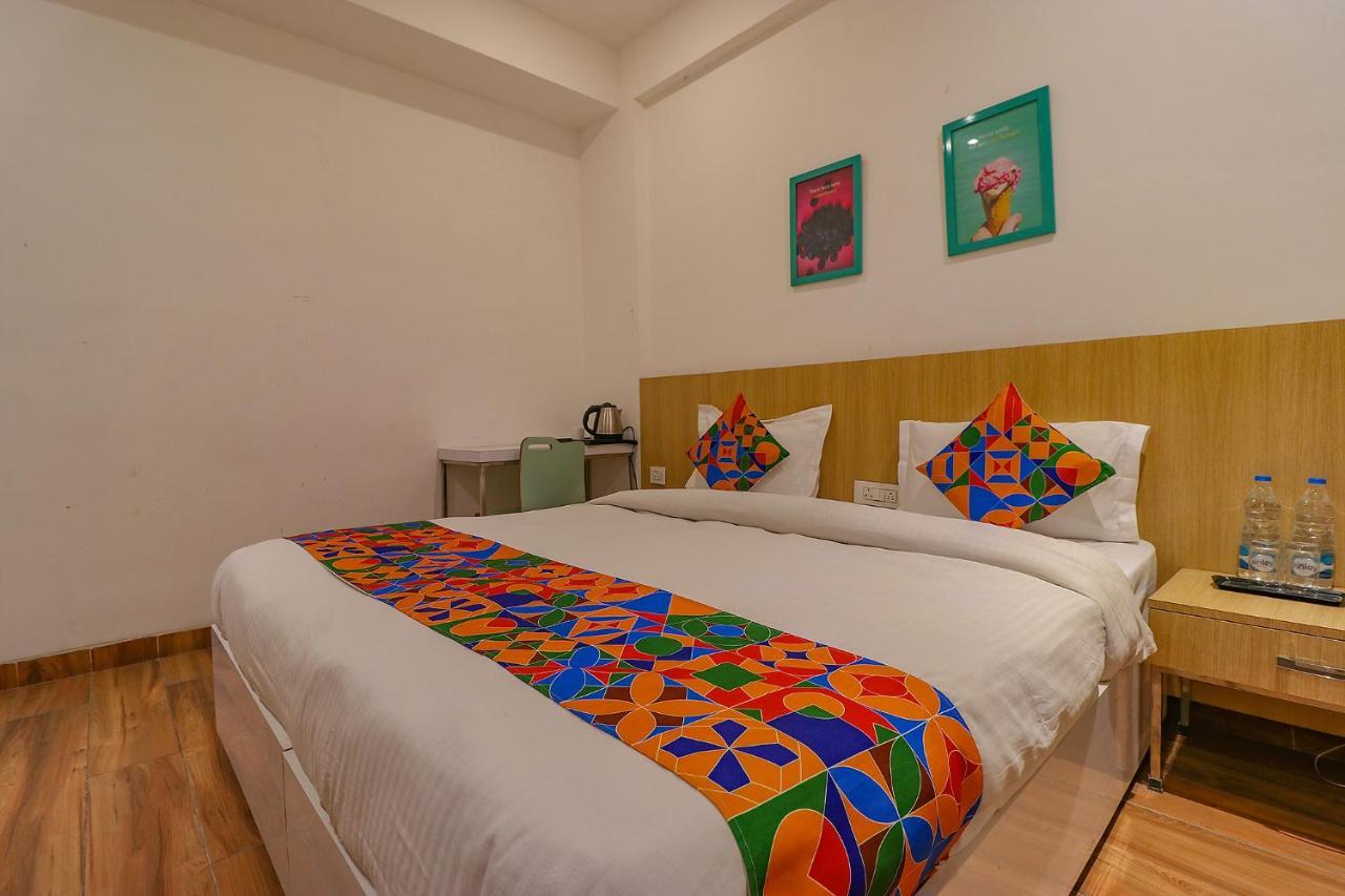 Fabexpress Vacanza Noida Bagian luar foto